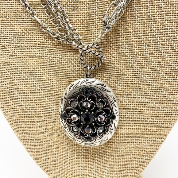 Black and silver multi-strand locket - Picture 2 of 6